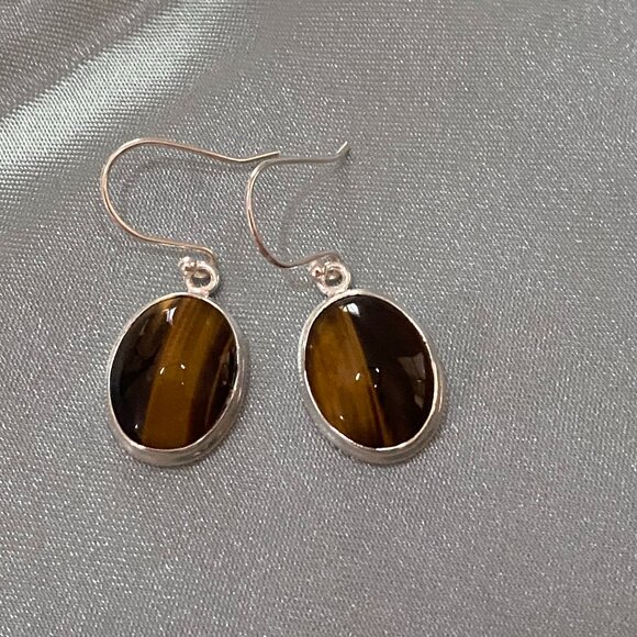 Earrings in Sterling Silver with Tiger Eye Cabochons - Picture 2 of 7